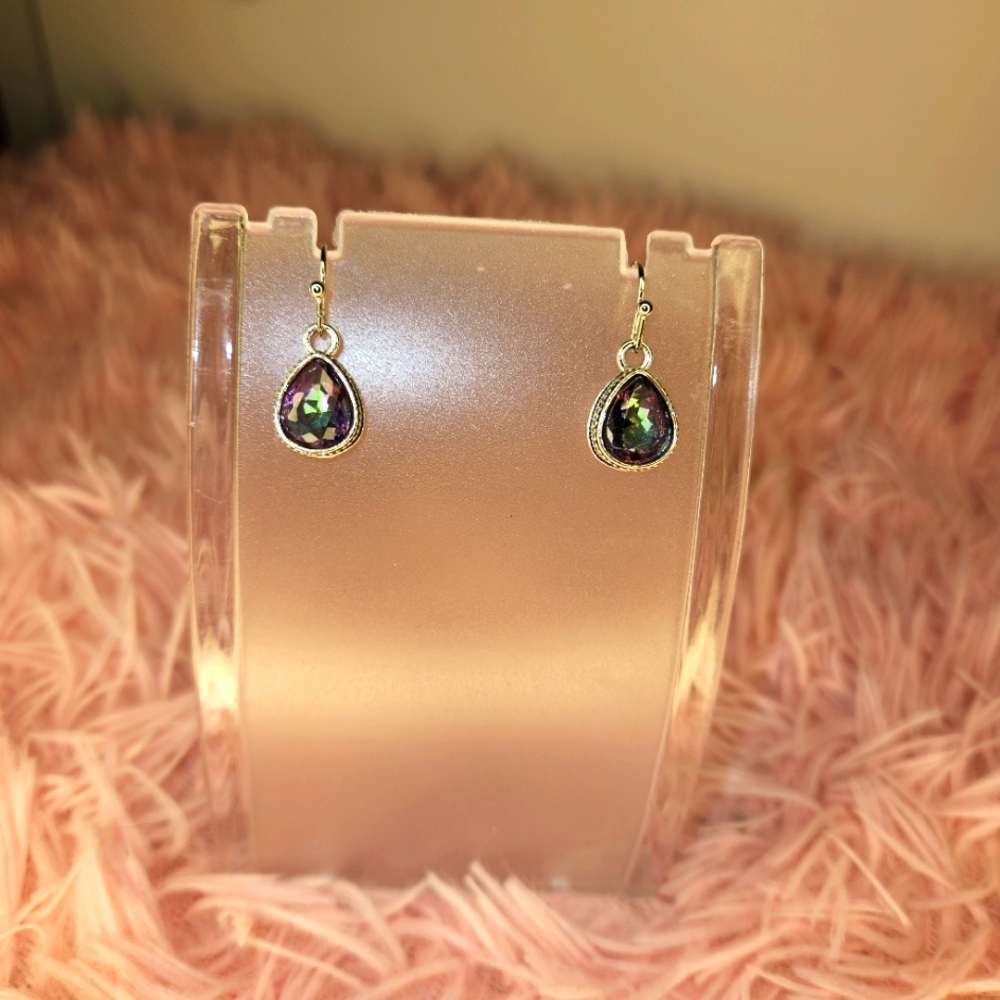 Unique statement  earrings! NWOT (R69) - Picture 2 of 4